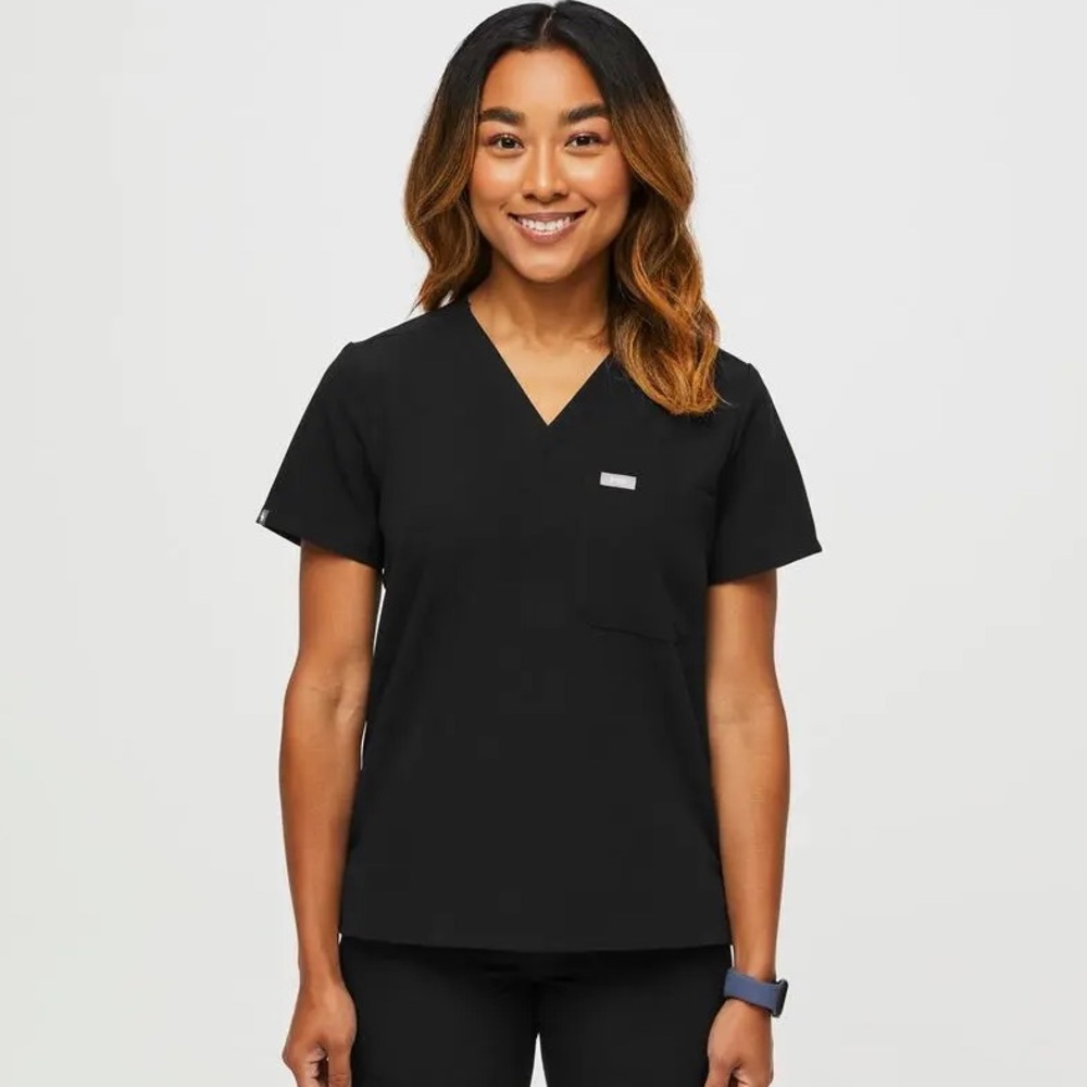 Figs Technical Caterina One Pocket Scrub Black Top, XXL
